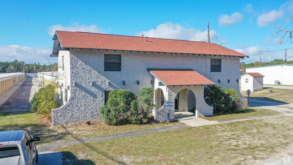 3703-3709 Commercial Way, Spring Hill, FL for lease - Building Photo - Image 2 of 7