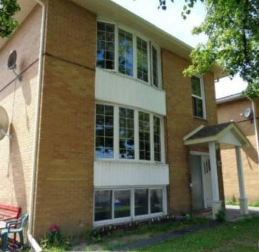 980 St. Laurent Blvd, Ottawa, ON for sale Primary Photo- Image 1 of 1