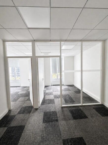 31 Place De La Madeleine, Paris for lease - Interior Photo - Image 2 of 6