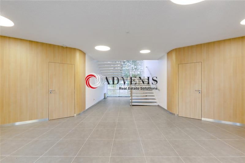 Office in Orly for lease - Lobby - Image 1 of 7