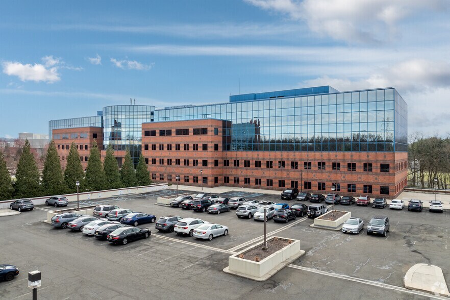 51 John F Kennedy Pky, Short Hills, NJ à louer - Photo du bâtiment - Image 1 de 5