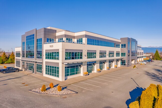 Plus de détails pour 9525 201st St, Langley, BC - Bureau à louer