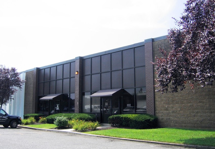 113 Gaither Dr, Mount Laurel, NJ for lease - Building Photo - Image 2 of 2