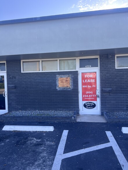 4310 NE 5th Ave, Oakland Park, FL for lease - Building Photo - Image 1 of 10