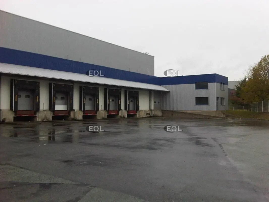 Industrial in Lieusaint for lease Building Photo- Image 1 of 12
