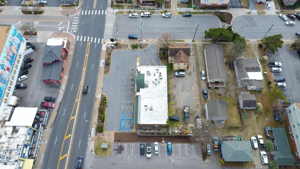 2400-2402 Pacific Ave, Virginia Beach, VA for lease - Building Photo - Image 2 of 7