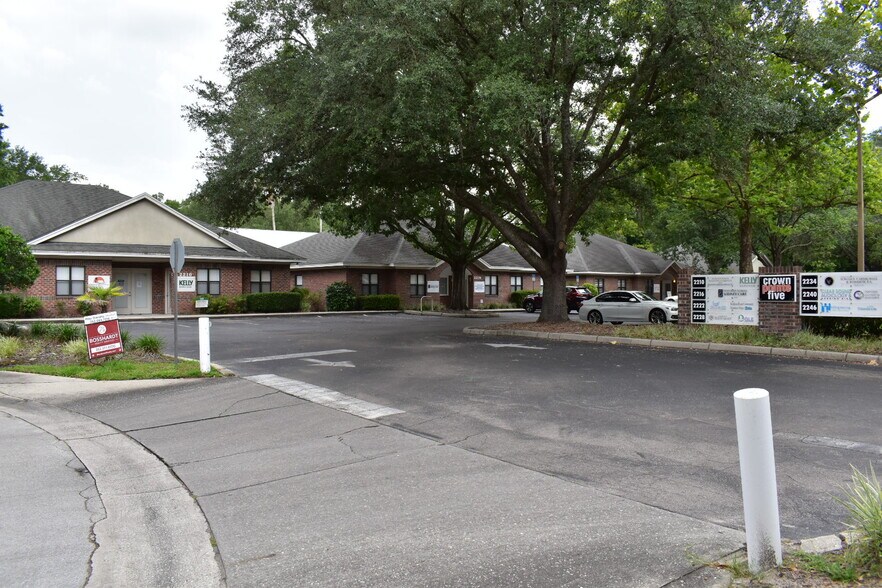 2210 NW 40th Ter, Gainesville, FL à vendre - Photo du bâtiment - Image 2 de 5