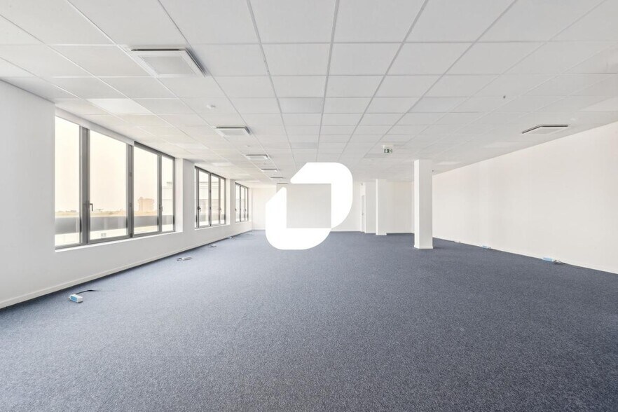 Office in Chessy for lease - Building Photo - Image 3 of 13