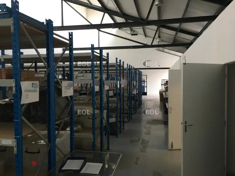 Industrial in Saint-Denis for lease Interior Photo- Image 1 of 4