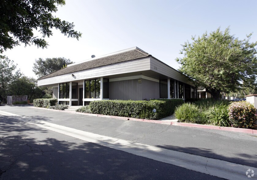 674 Cliffside Dr, San Dimas, CA à louer - Photo du bâtiment - Image 3 de 3