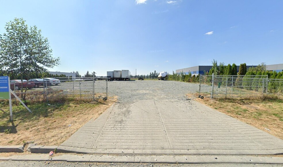 1735 Foy St, Abbotsford, BC à vendre - Photo du bâtiment - Image 2 de 5