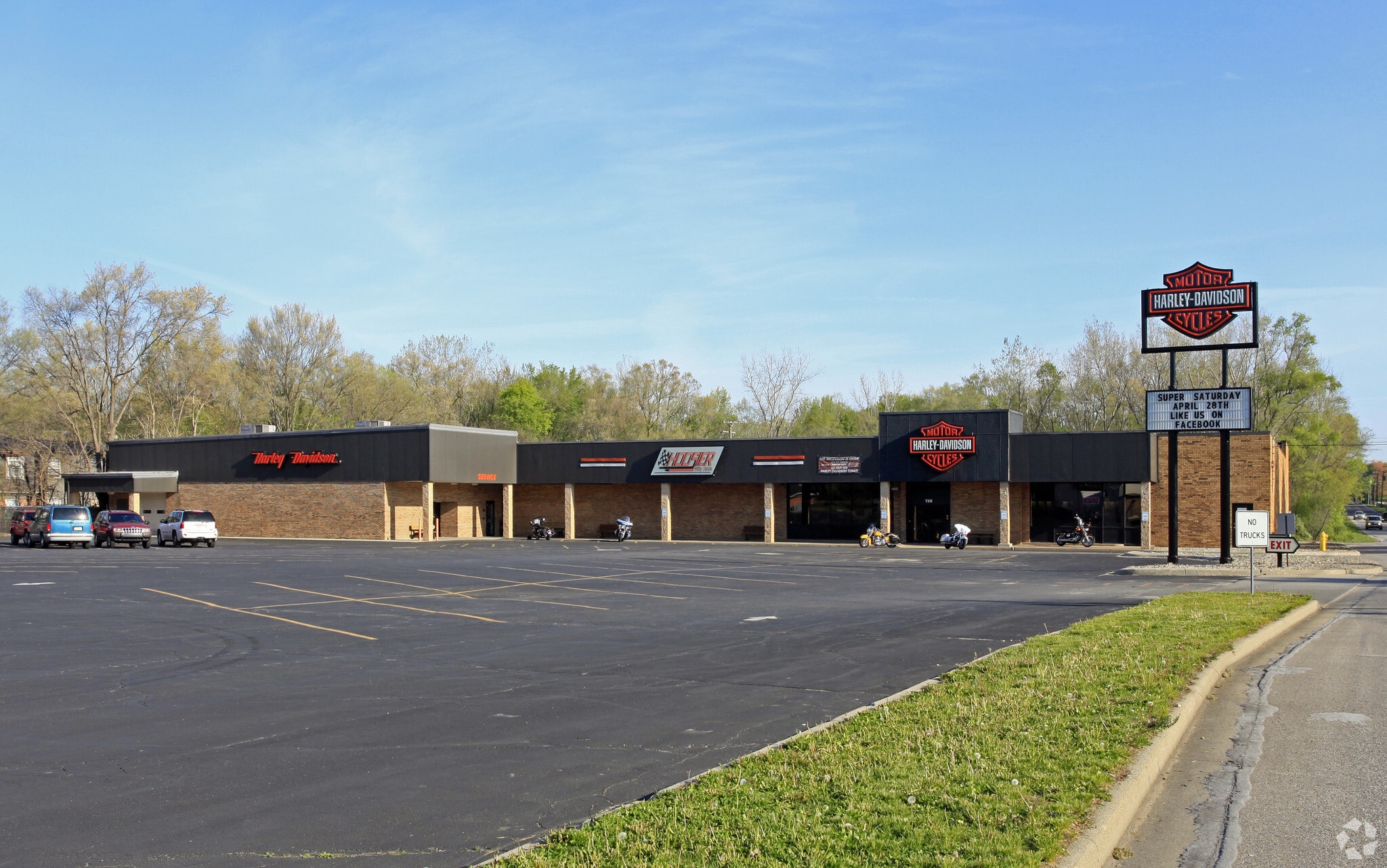 720 W Bristol St, Elkhart, IN for sale Primary Photo- Image 1 of 20