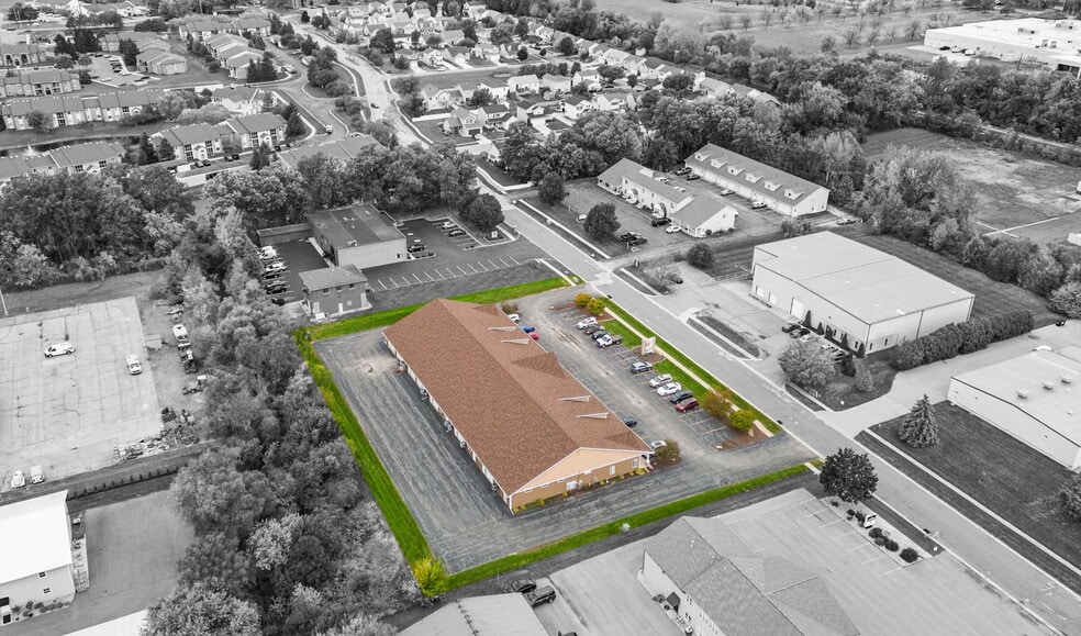 2502 Beech St, Valparaiso, IN for sale - Building Photo - Image 2 of 30