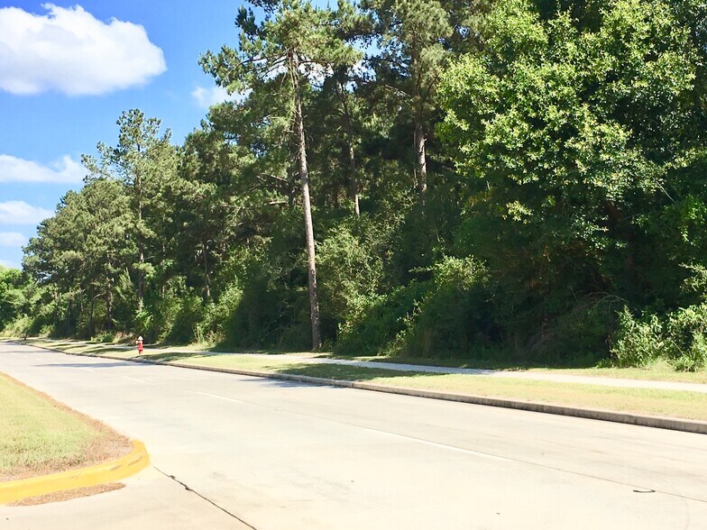 Medical Complex Dr, Tomball, TX à vendre - Photo du bâtiment - Image 2 de 11