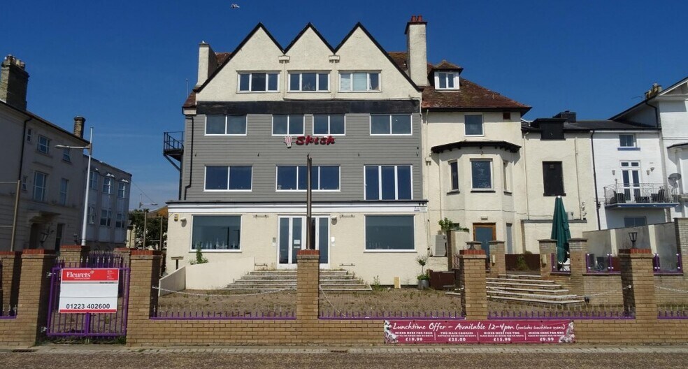 20 The Esplanade, Lowestoft à vendre - Photo principale - Image 1 de 14