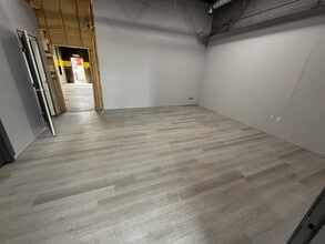 1247 36th Ave NE, Calgary, AB for lease Interior Photo- Image 2 of 12