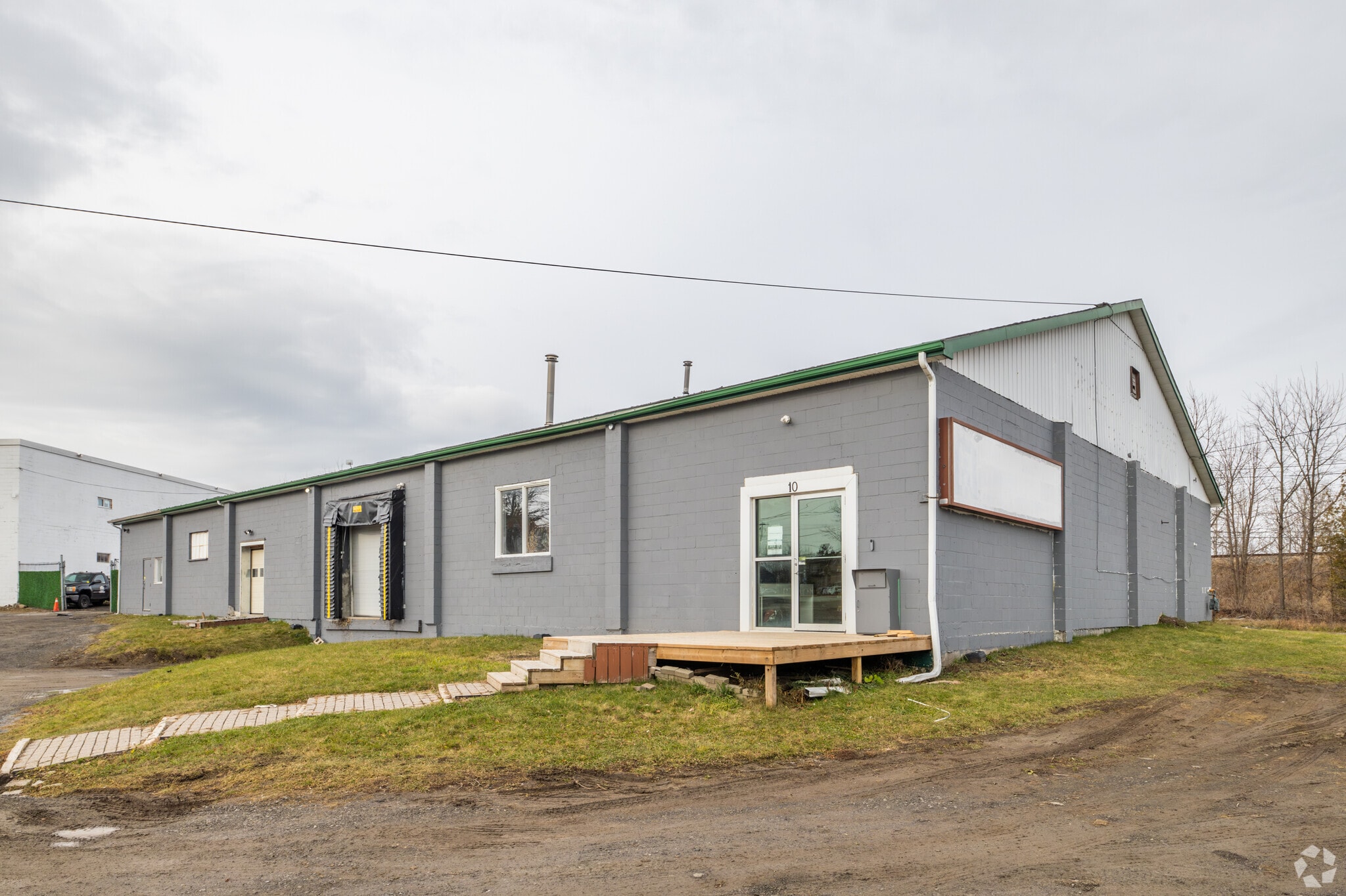 10 Rideau Heights Dr, Ottawa, ON for sale Primary Photo- Image 1 of 1