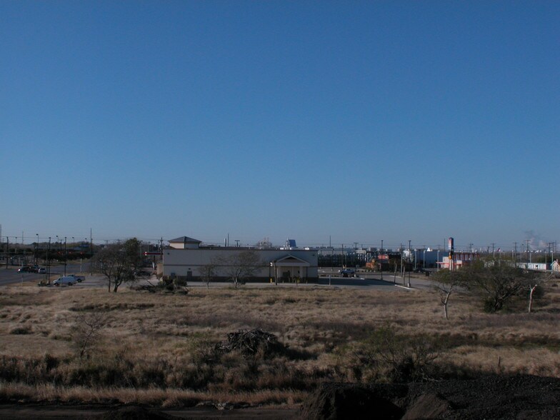 FM 1069 & Hwy 35, Aransas Pass, TX à vendre - Photo du bâtiment - Image 3 de 4