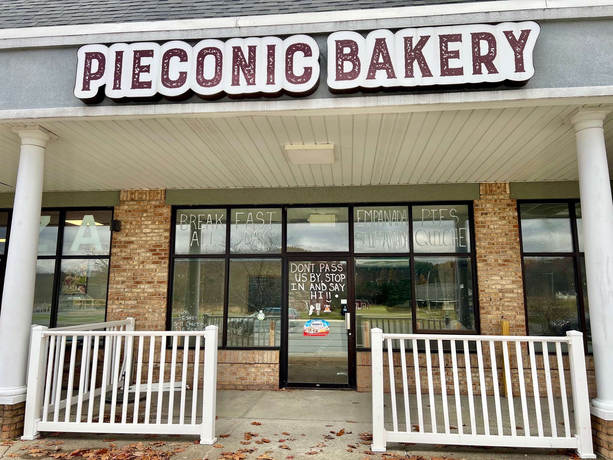 15 Dardess Dr, Chatham, NY à louer Photo du bâtiment- Image 1 de 17