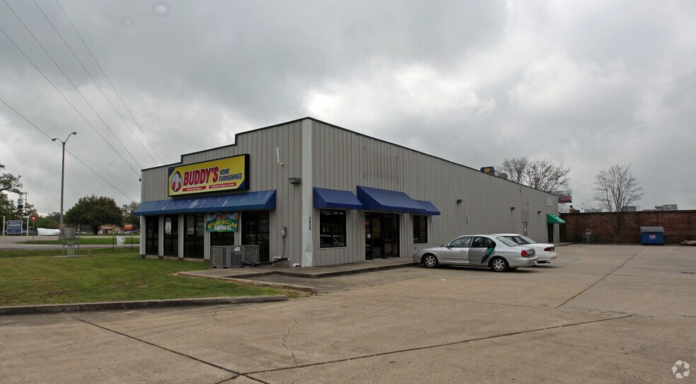 1819 NW Evangeline Trfy, Lafayette, LA à vendre - Photo principale - Image 1 de 3