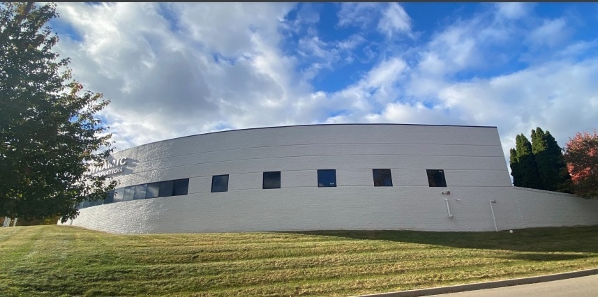 2193 Executive Hills Blvd, Auburn Hills, MI à vendre - Photo du bâtiment - Image 1 de 7