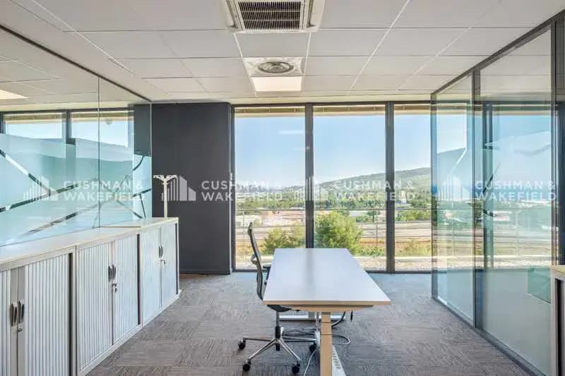 147 Avenue Du Jujubier, La Ciotat à louer Photo intérieure- Image 1 de 8