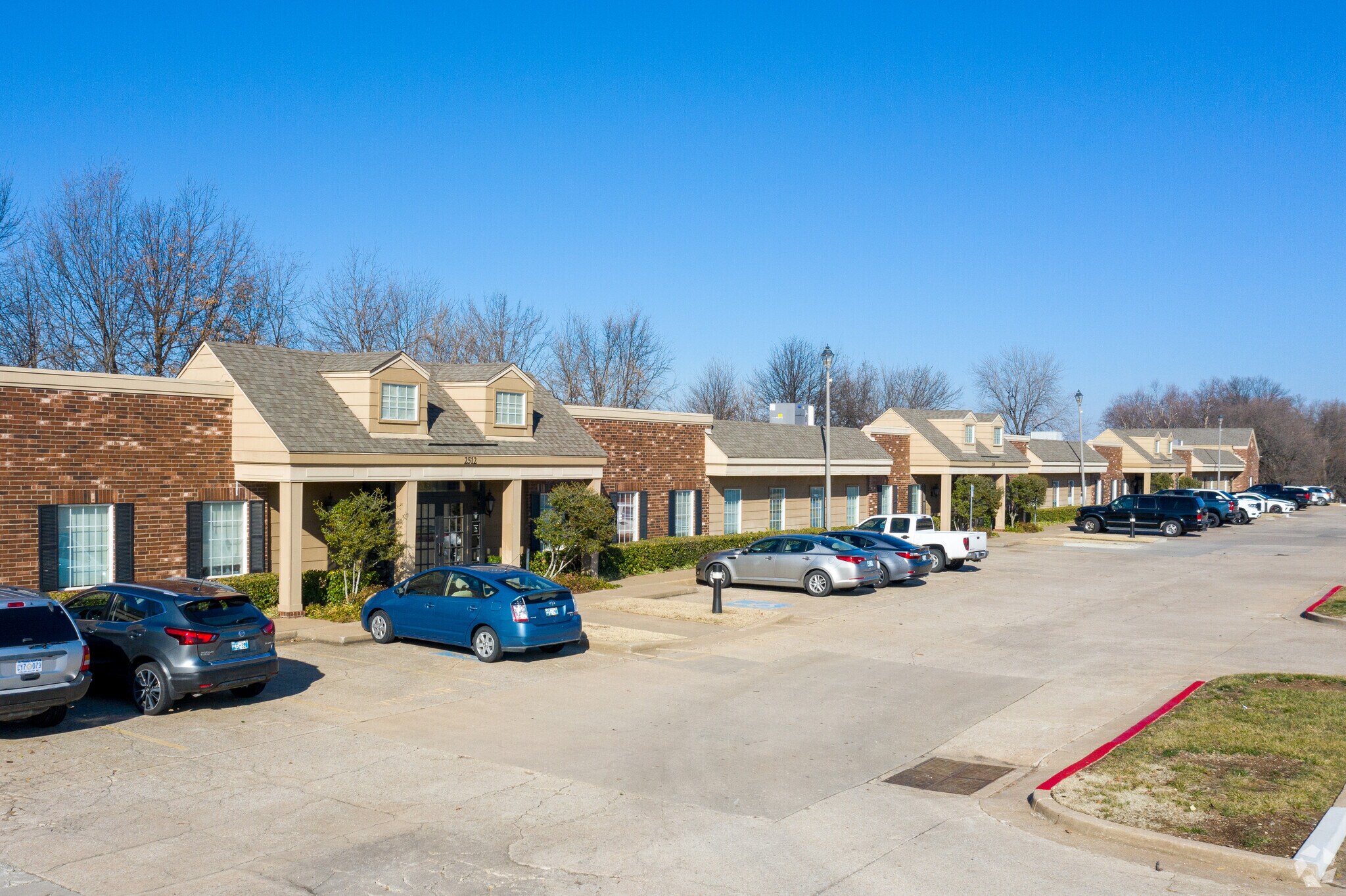 2502-2532 E 71st St, Tulsa, OK à louer Photo du bâtiment- Image 1 de 17