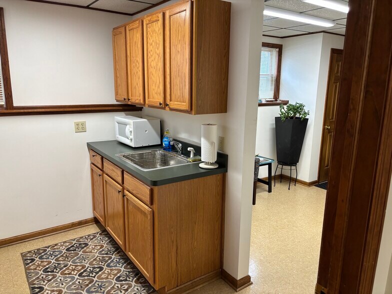 22-26 Watkins Ave, Oneonta, NY à louer - Hall d’entrée - Image 3 de 7