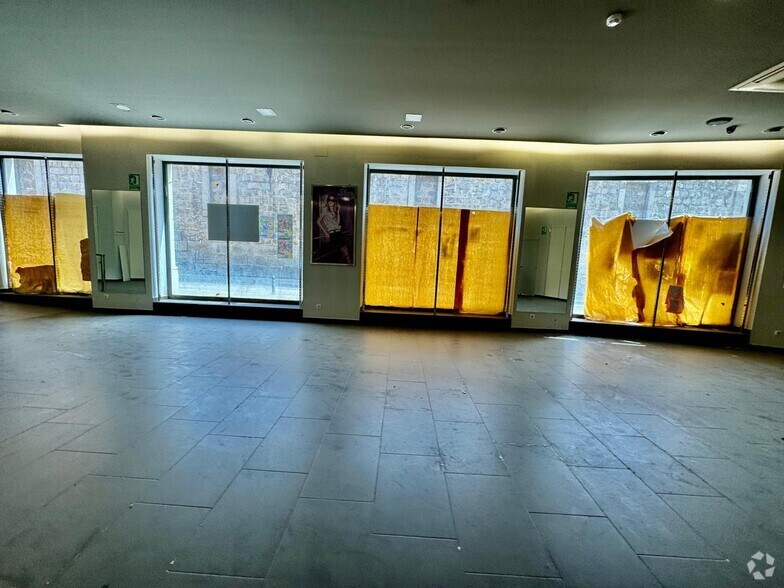 Retail in Ávila, Ávila for lease - Building Photo - Image 3 of 30