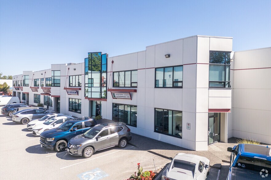 12300 Horseshoe Way, Richmond, BC à louer - Photo du bâtiment - Image 2 de 4