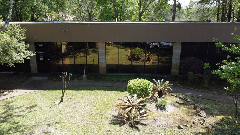 1406 Stonehollow Dr, Kingwood, TX à louer - Photo du bâtiment - Image 2 de 5