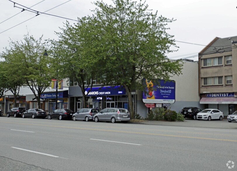 1053-1055 Kingsway, Vancouver, BC à louer - Photo du bâtiment - Image 2 de 8