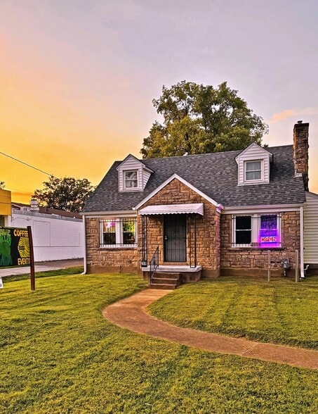 2115 Crums Ln, Louisville, KY for sale - Primary Photo - Image 1 of 30