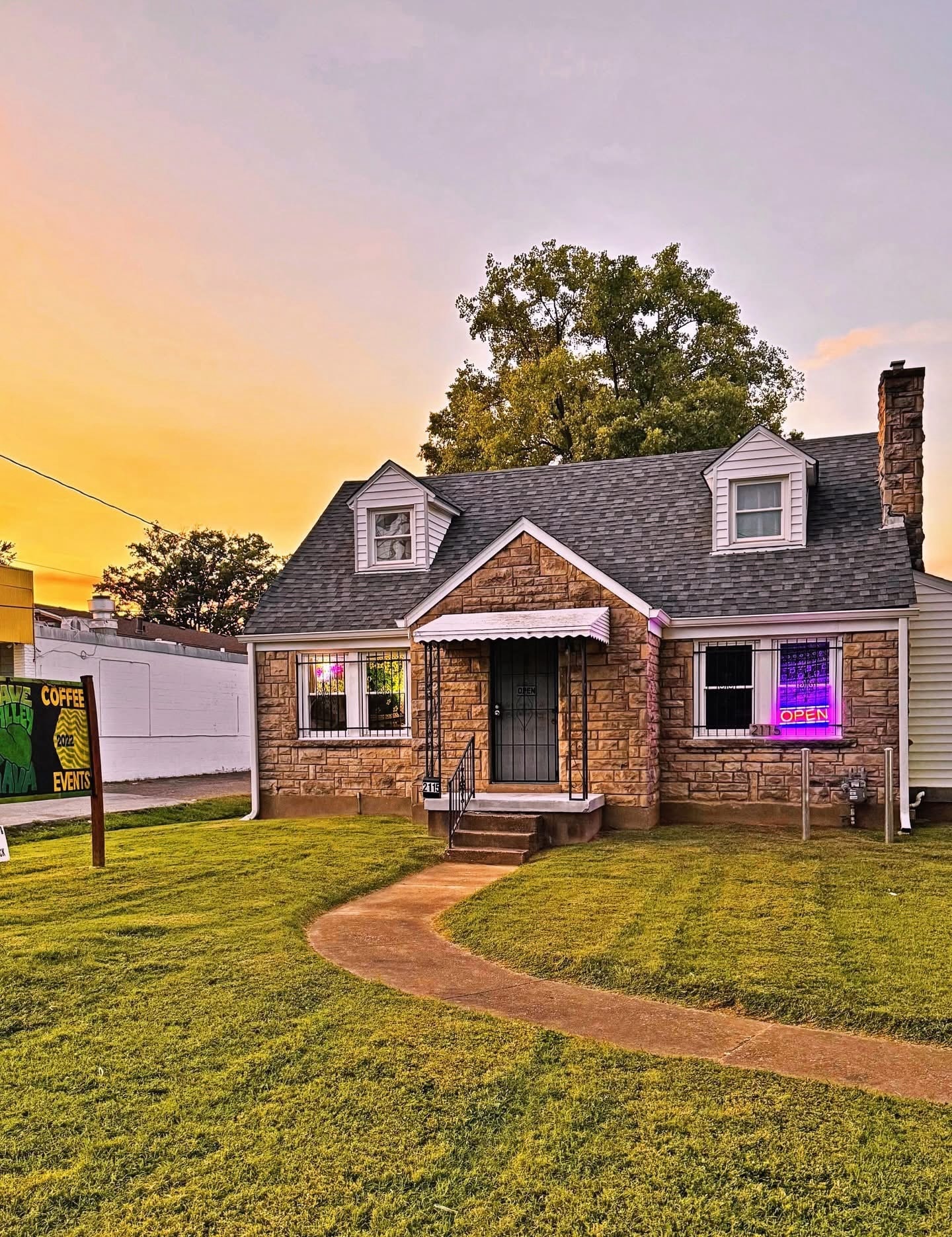 2115 Crums Ln, Louisville, KY for sale Primary Photo- Image 1 of 31