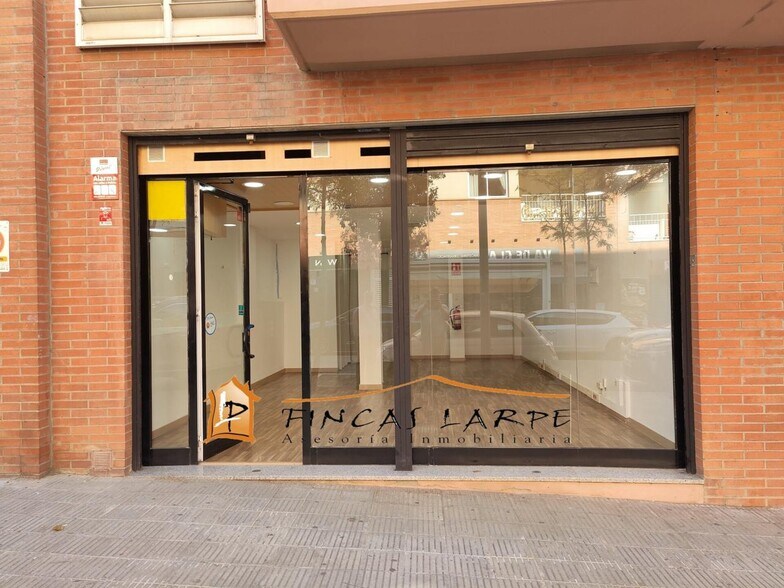 Retail in Martorell, Barcelona for lease - Building Photo - Image 2 of 3