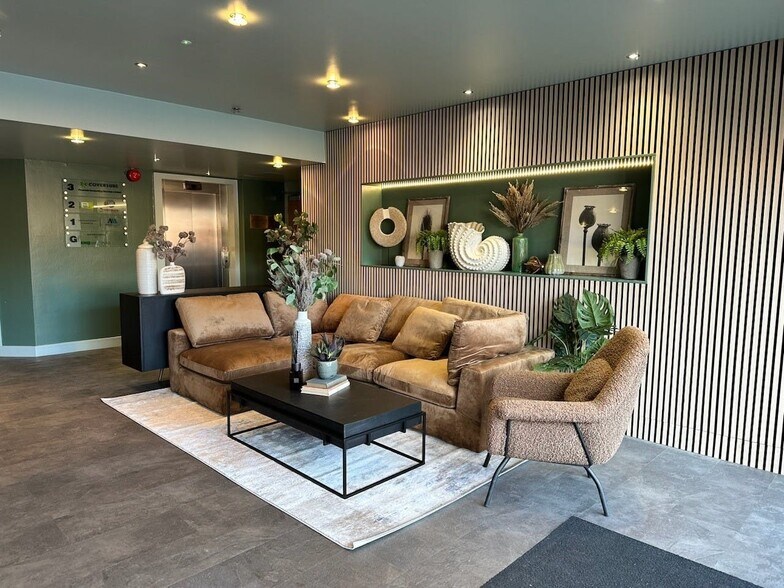 56 Warwick Rd, Solihull à louer - Photo du bâtiment - Image 2 de 15