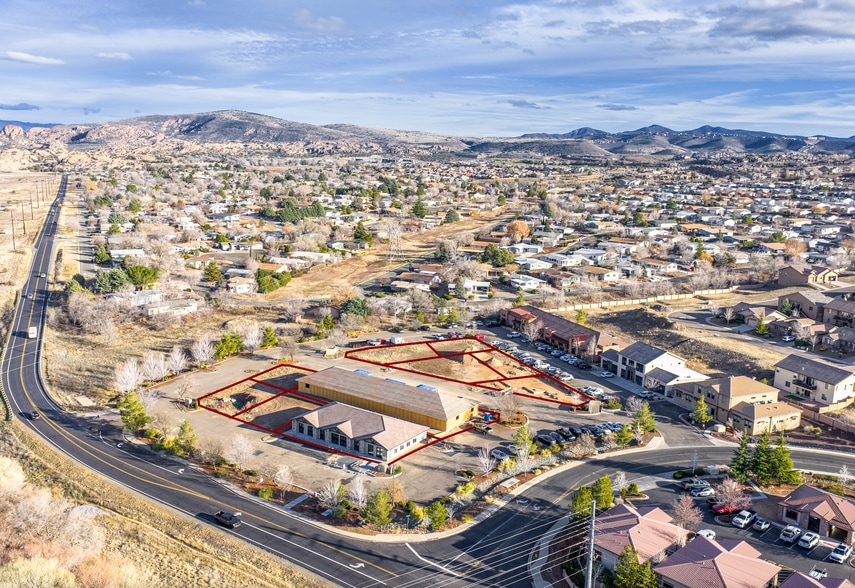 3233 Lakeside Village Dr, Prescott, AZ for sale - Building Photo - Image 3 of 14