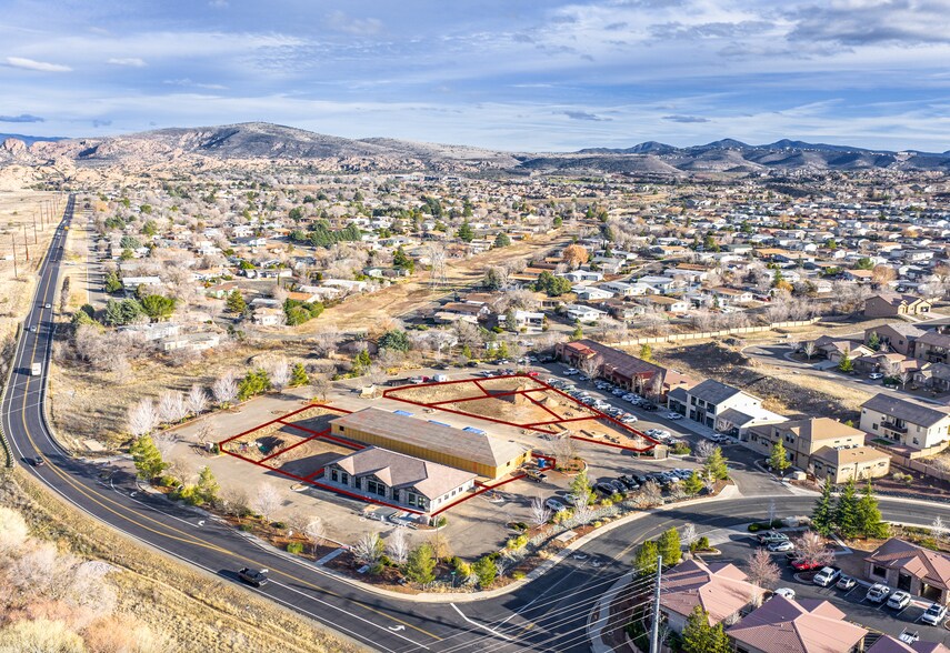 3233 Lakeside Village Dr, Prescott, AZ à vendre - Photo du bâtiment - Image 3 de 14