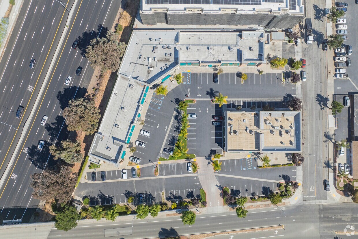 5454 Central Ave, Newark, CA à louer Photo intérieure- Image 1 de 2