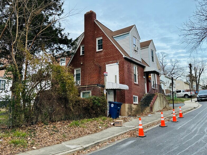 2325 S Shirlington Rd, Arlington, VA à vendre - Photo du bâtiment - Image 2 de 9