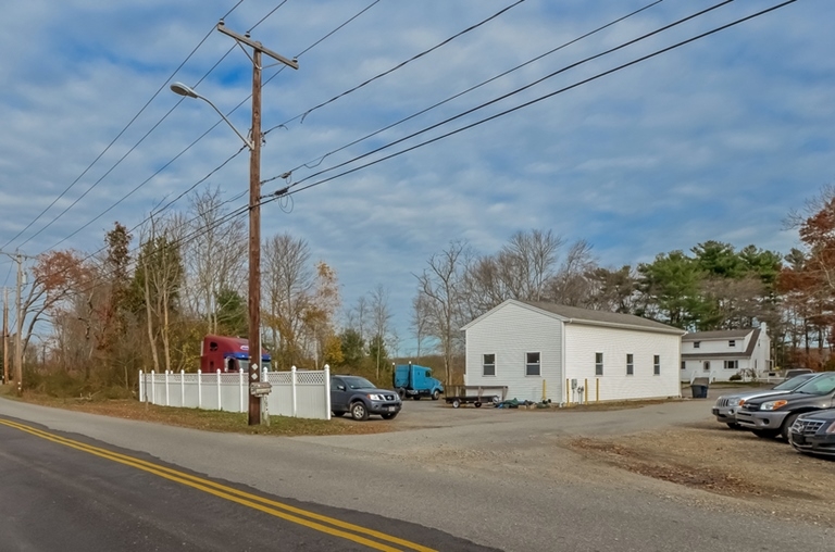 365 Elm St, Bridgewater, MA à vendre - Photo principale - Image 1 de 1