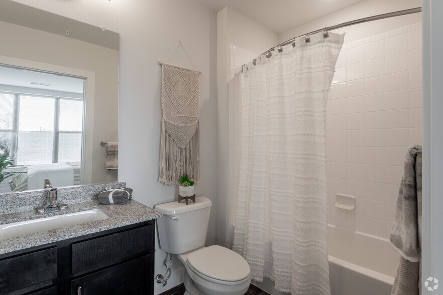 2150 Bond St, Charlottesville, VA à louer - Photo du bâtiment - Image 3 de 47