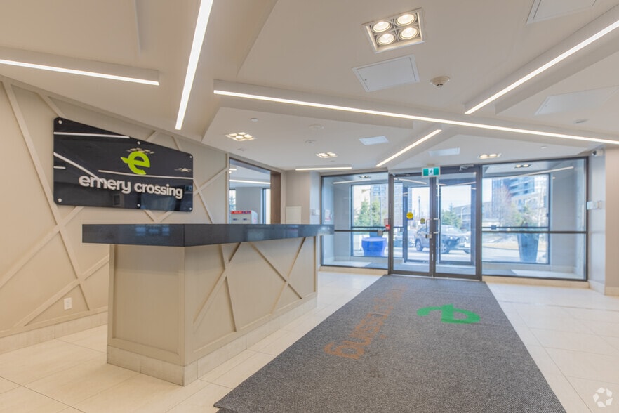 2 Vena Way, Toronto, ON à louer - Hall d’entrée - Image 2 de 20
