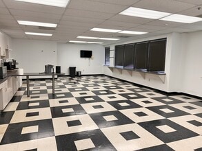 2 Twosome Dr, Moorestown, NJ for lease Interior Photo- Image 2 of 5