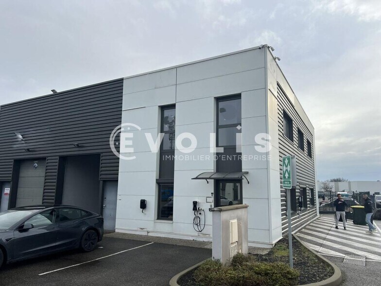 Rue Jacquard, Chassieu for lease - Building Photo - Image 1 of 10