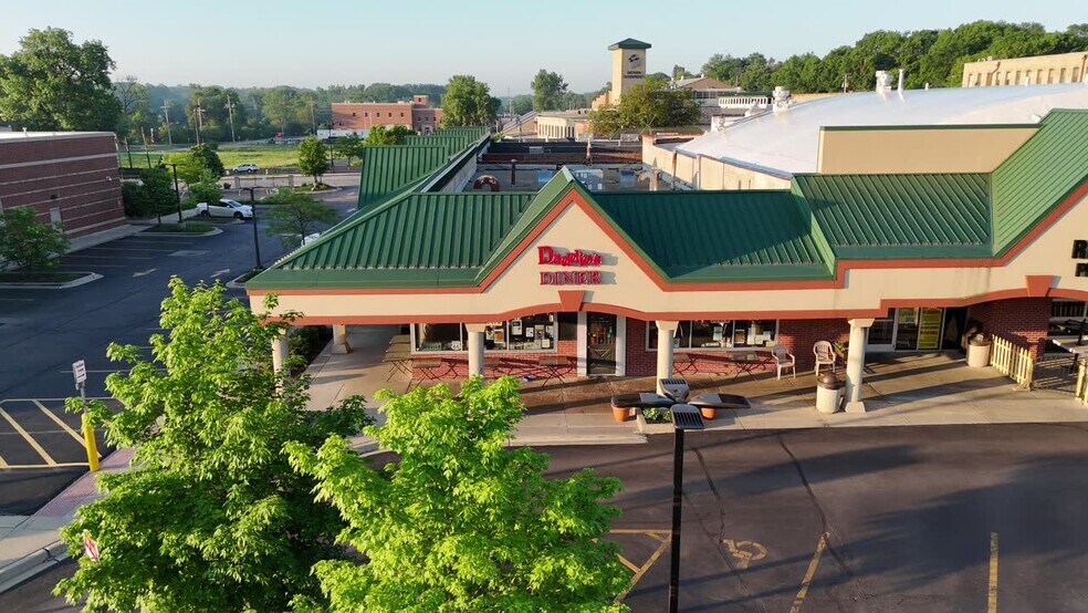 160 W Wilson St, Batavia, IL à louer - Vidéo sur l’inscription commerciale - Image 2 de 10