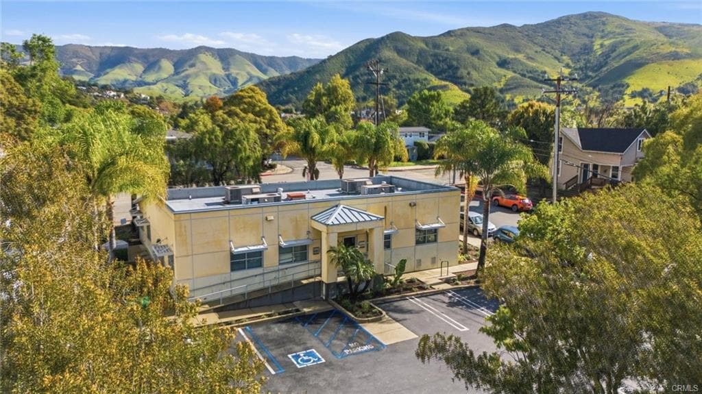 699 California Blvd, San Luis Obispo, CA à vendre Photo principale- Image 1 de 53