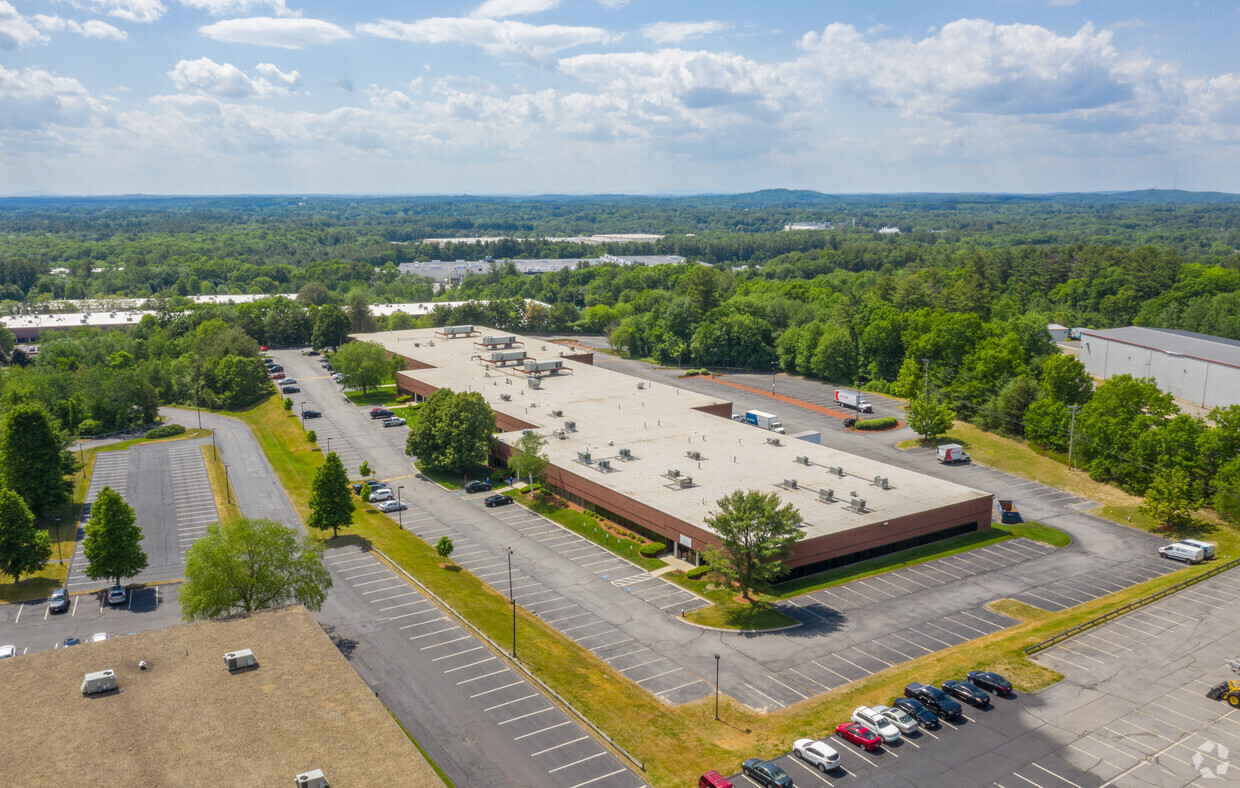 400 Research Dr, Wilmington, MA for lease Primary Photo- Image 1 of 2