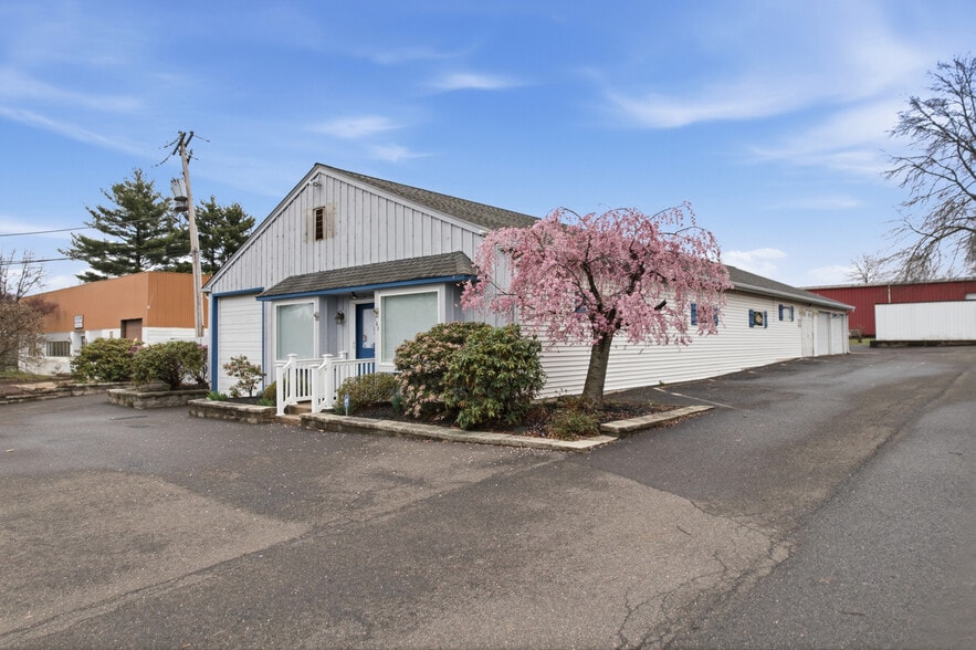 105 High St, Dublin, PA à vendre - Photo du bâtiment - Image 2 de 40