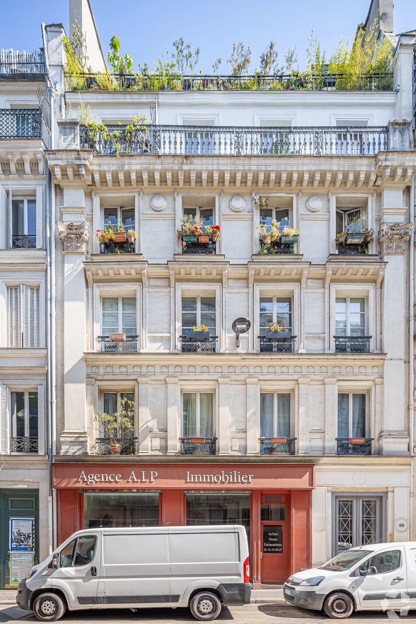 Multifamily in Paris for sale Primary Photo- Image 1 of 10